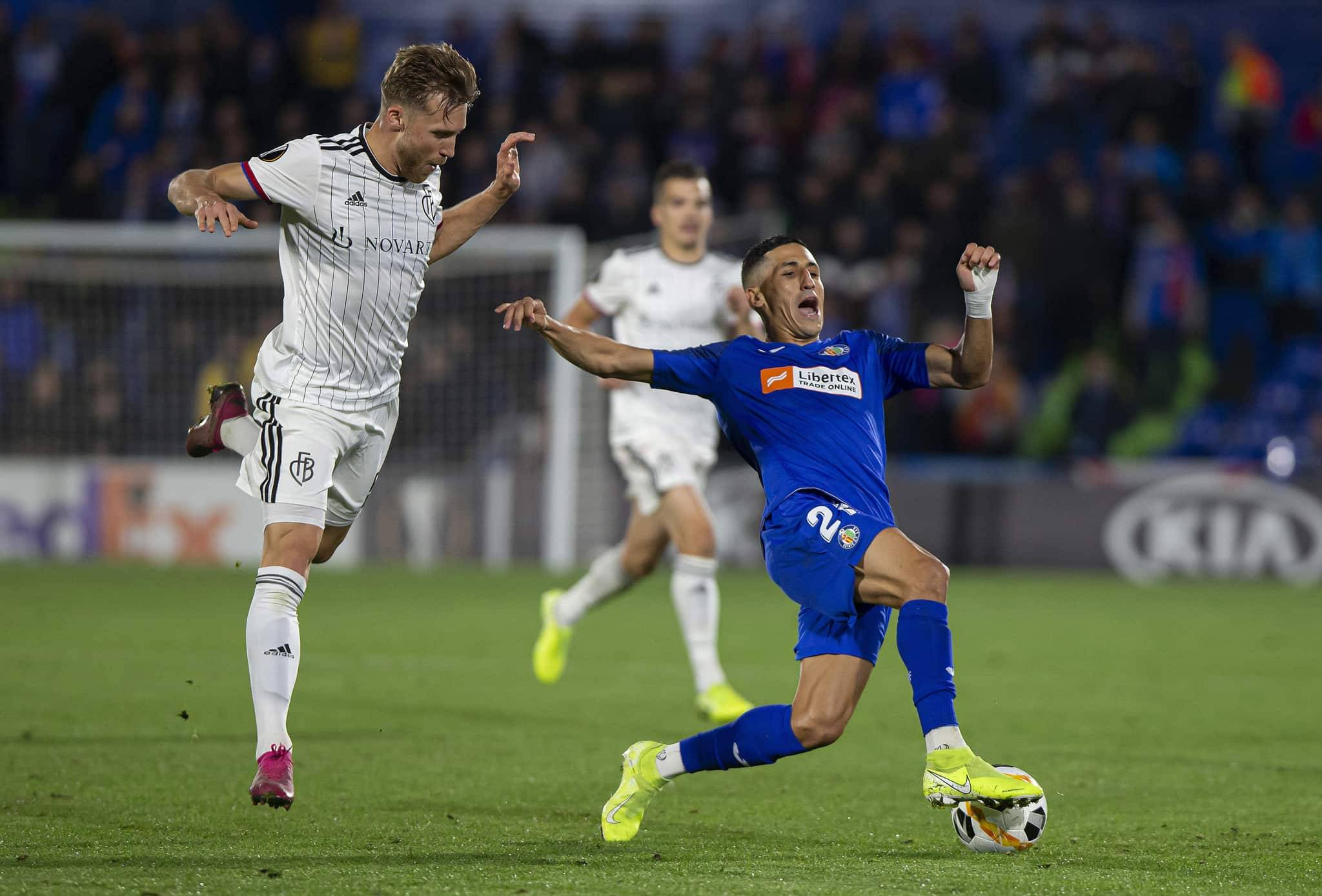 卡拉维拉县的跳蛙批判了