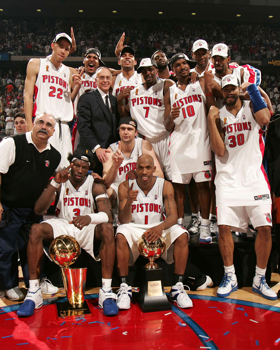 转折点！底特律活塞绝杀压哨；NBA总决赛国际比赛日攻防权衡；悬念犹存；资深球员宣示担当的简单介绍