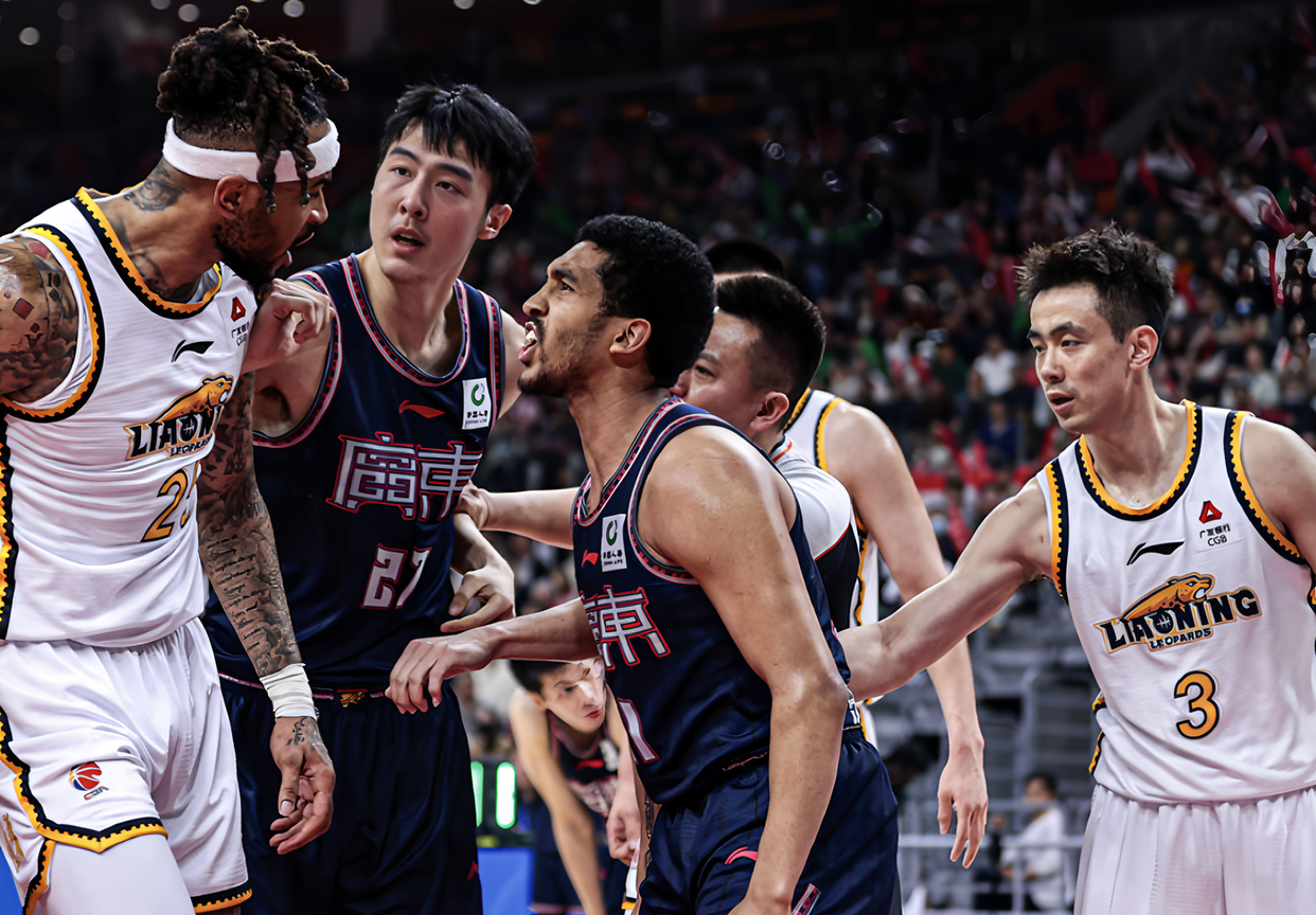 九游体育下载-里程碑夜密尔沃基雄鹿篮板制胜，CBA季后赛集结日刷纪录，质疑声仍在，赛程密集仍需轮换的简单介绍